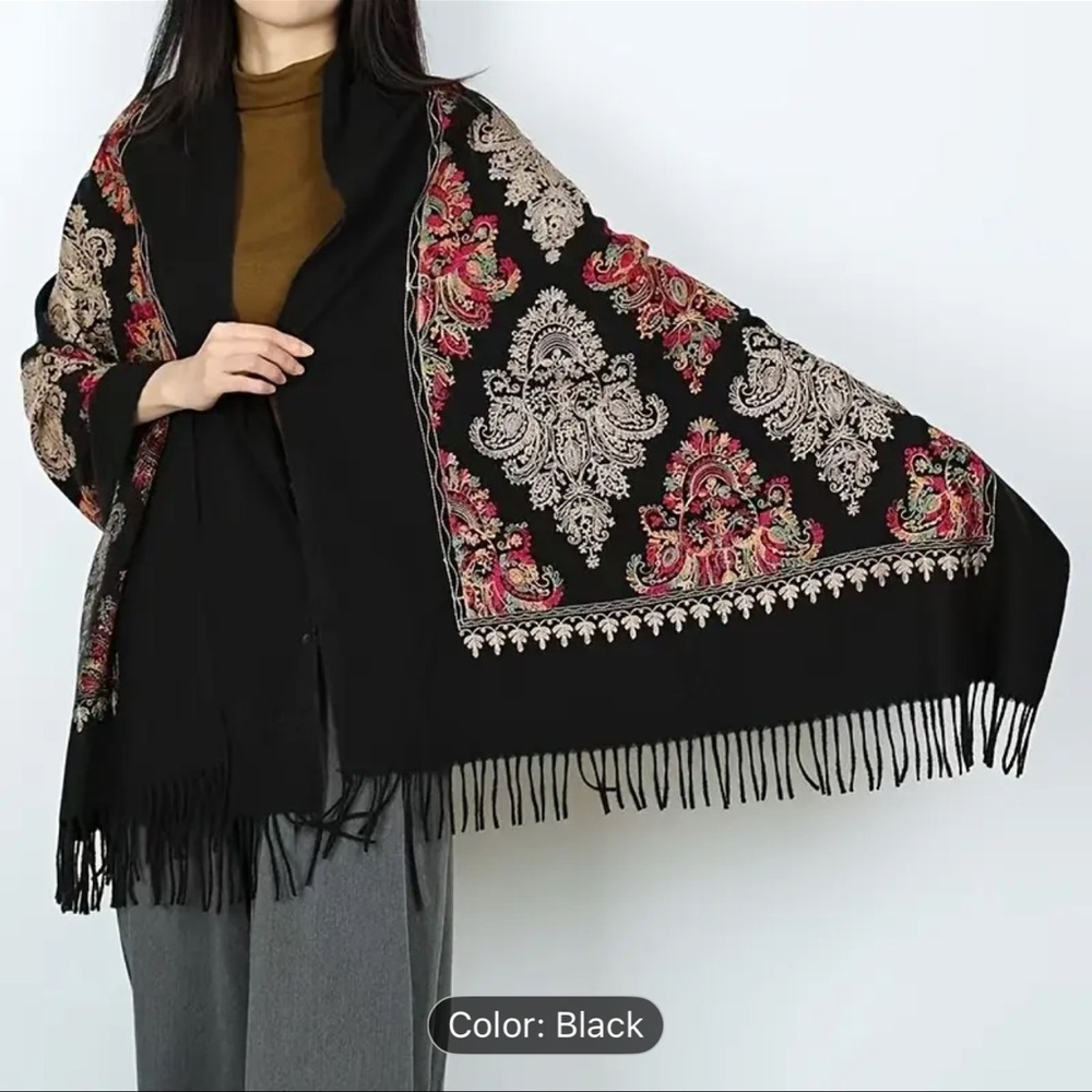 NEW Black and Pink Floral Shawl - Picture 4 of 5